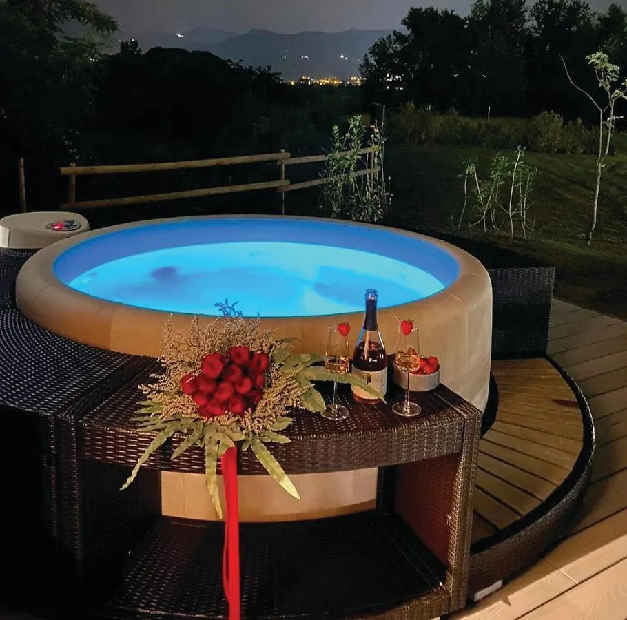 Natur Air Suite Ghiaie 0*,  Italy