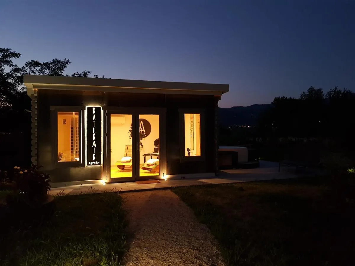 Natur Air Suite Ghiaie 0*,  Italy